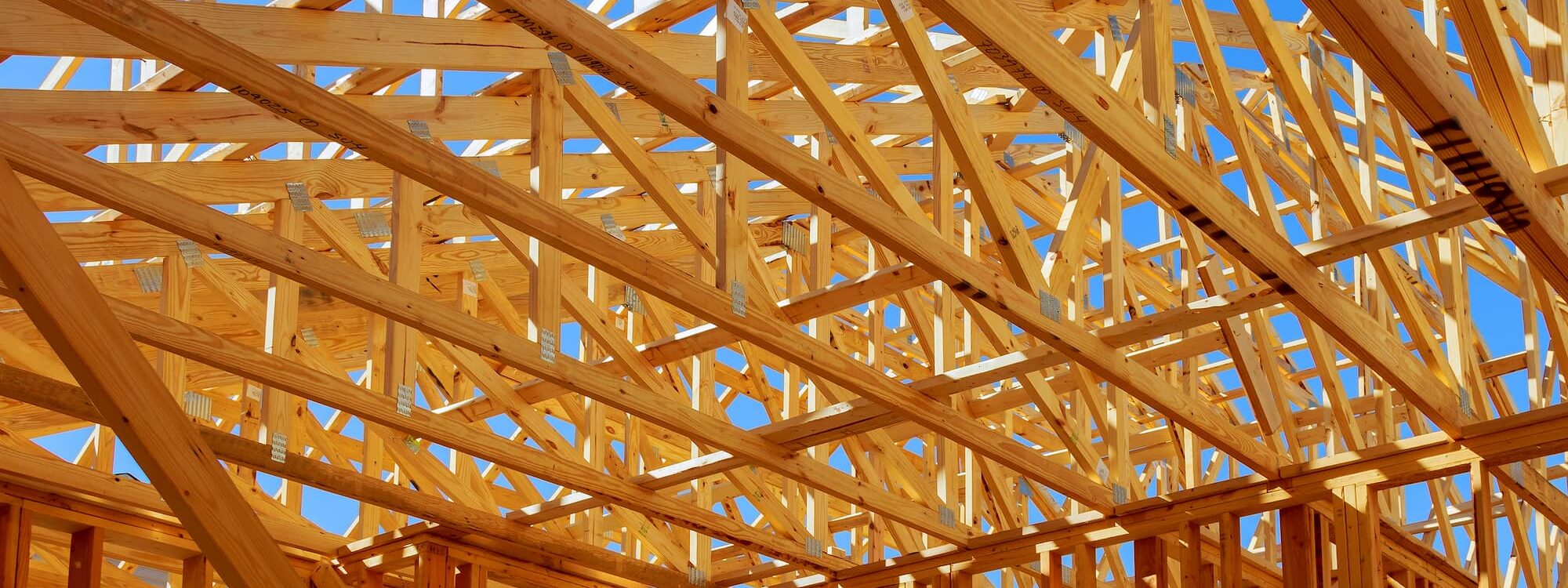 Maison ossature bois : comment se passe concr&egrave;tement le montage sur chantier ? S&eacute;lestat